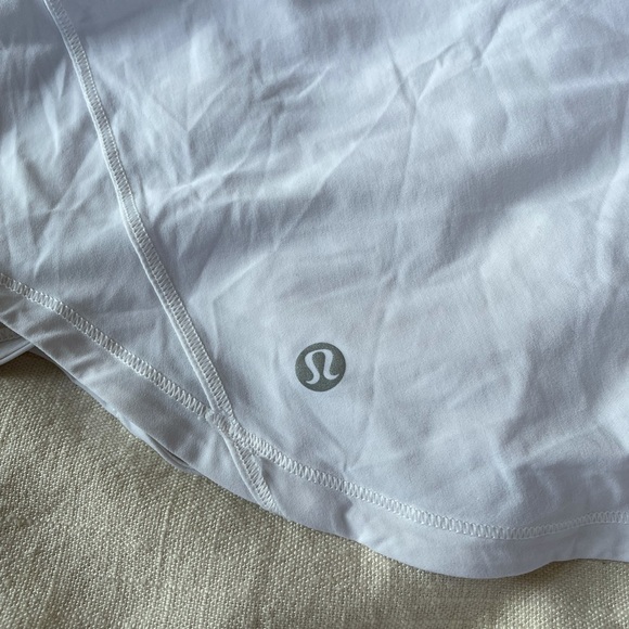 White Lululemon workout tank - Picture 4 of 4